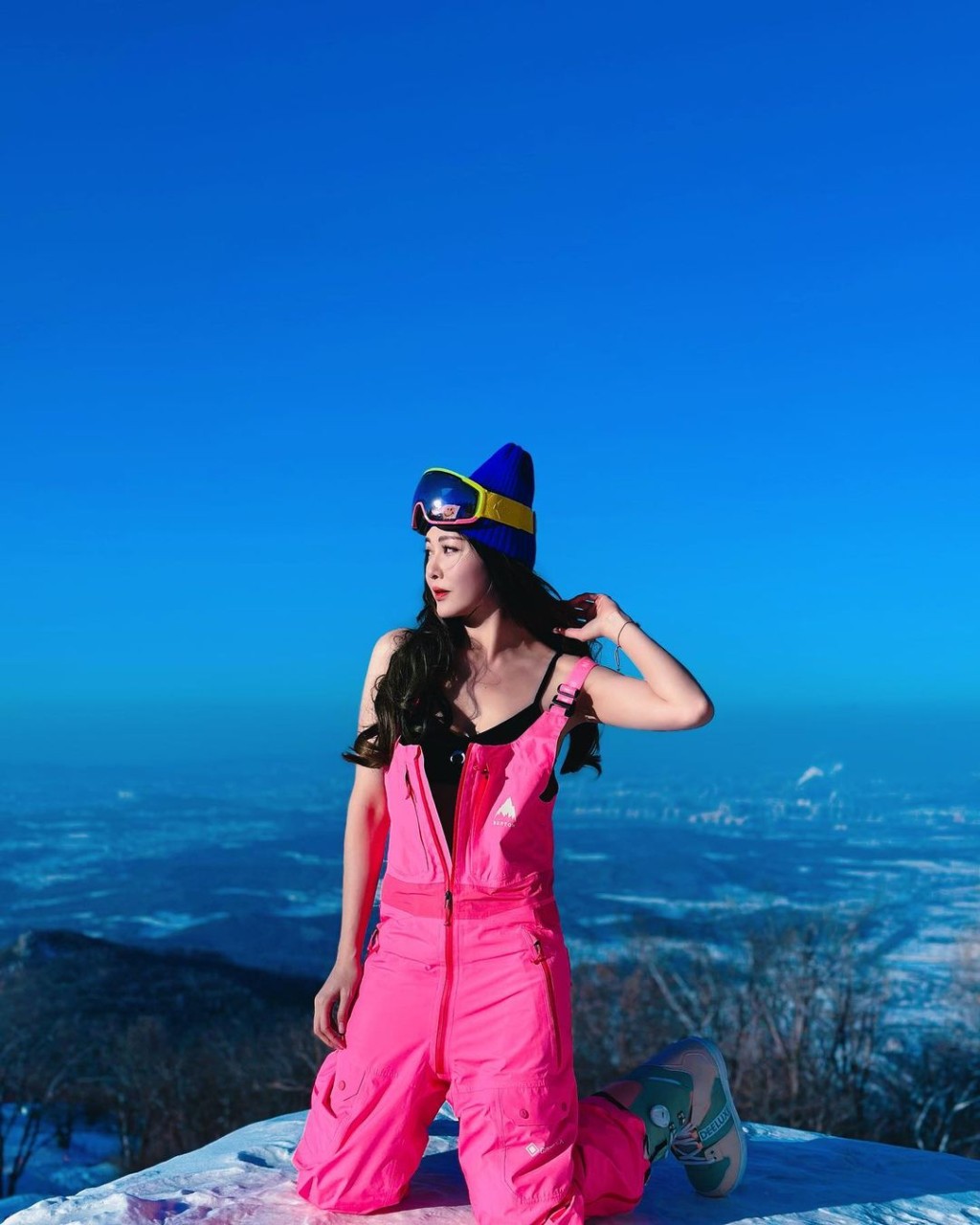 李彩華冒寒照露！